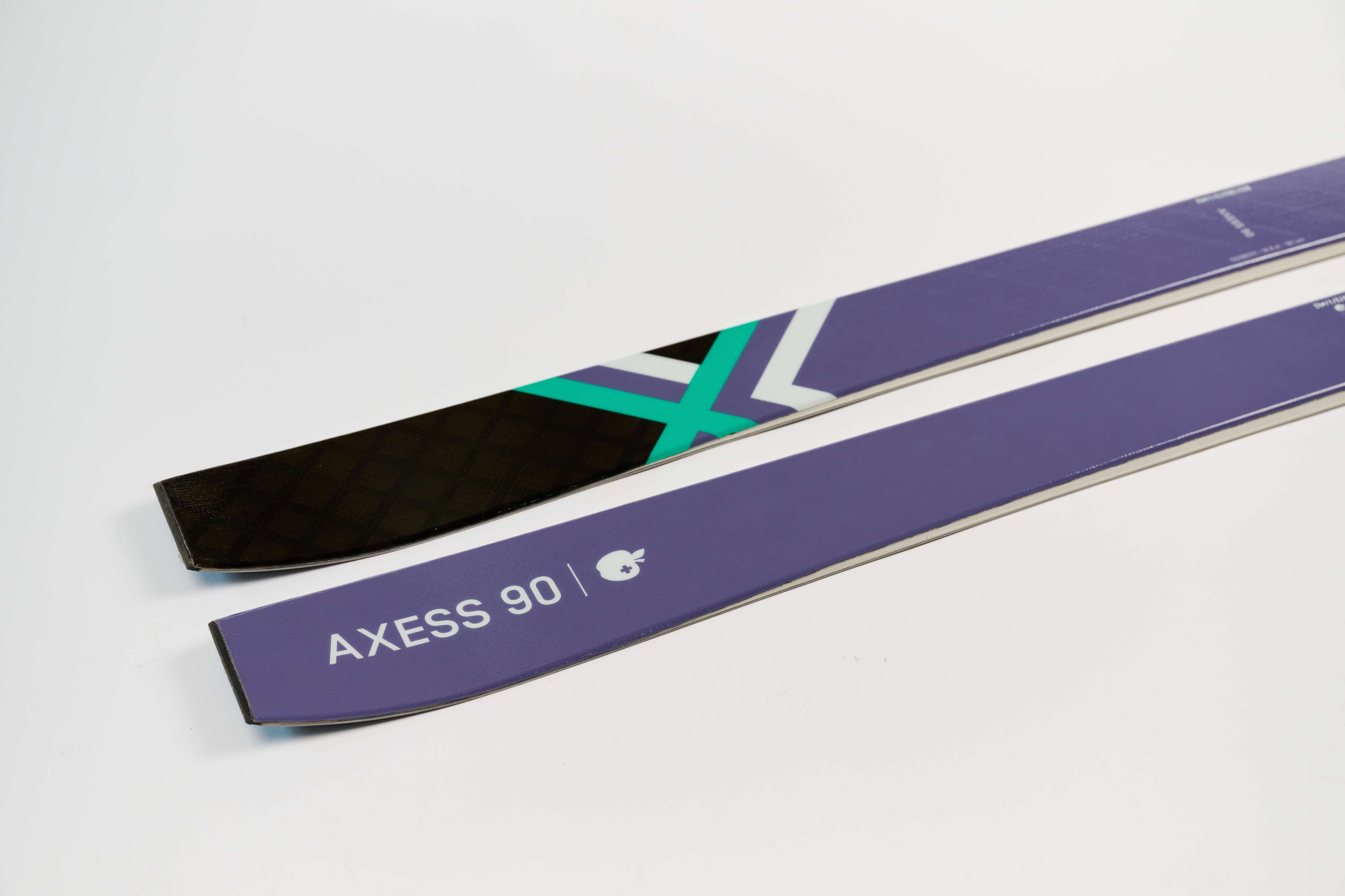 Unleash your potential with Movement&#39;s high-performance Axess 90 Women&#39;s skis.