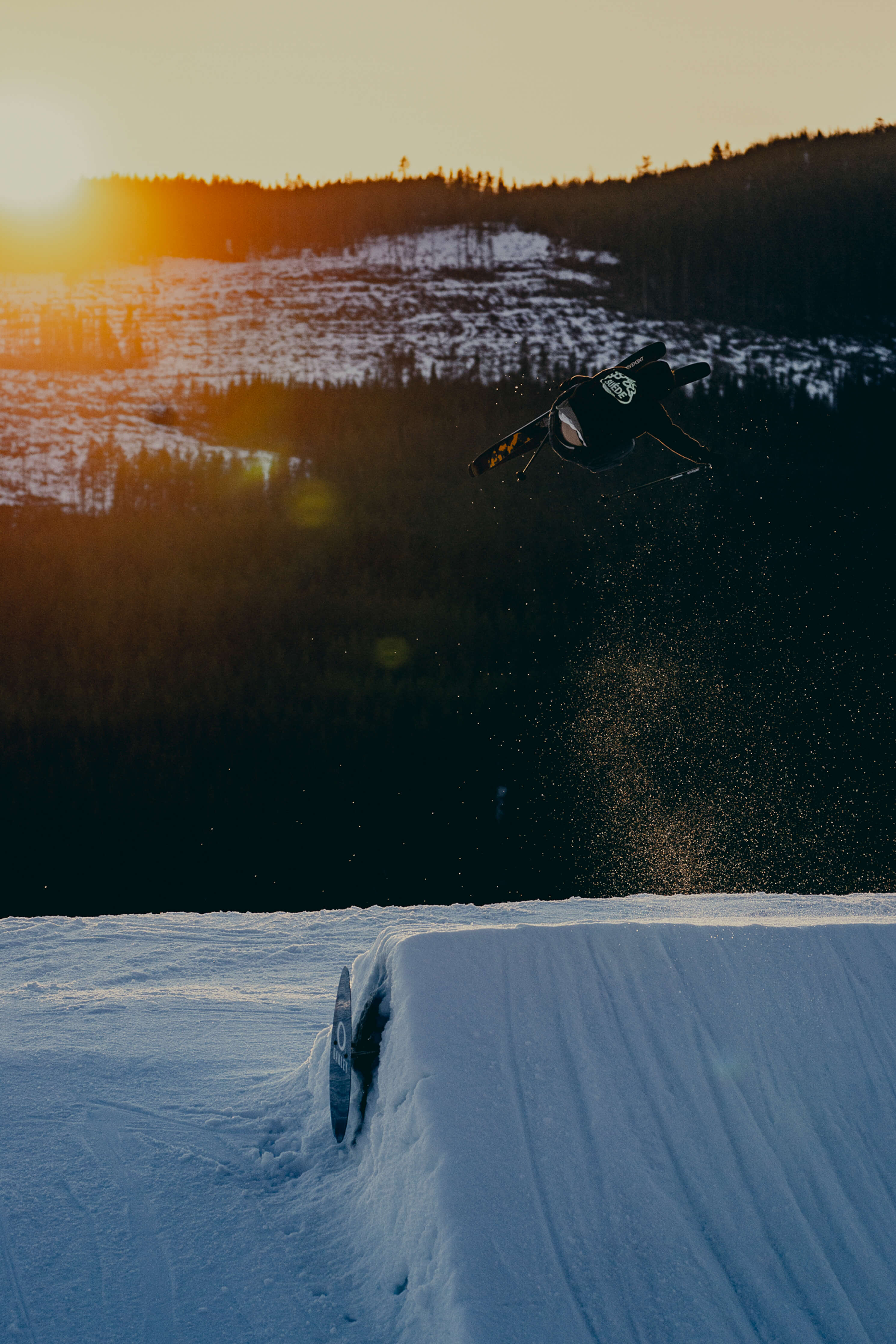 Hugo Burvall riding at Kimbo Session with a sunset and the Movement Fly 105.